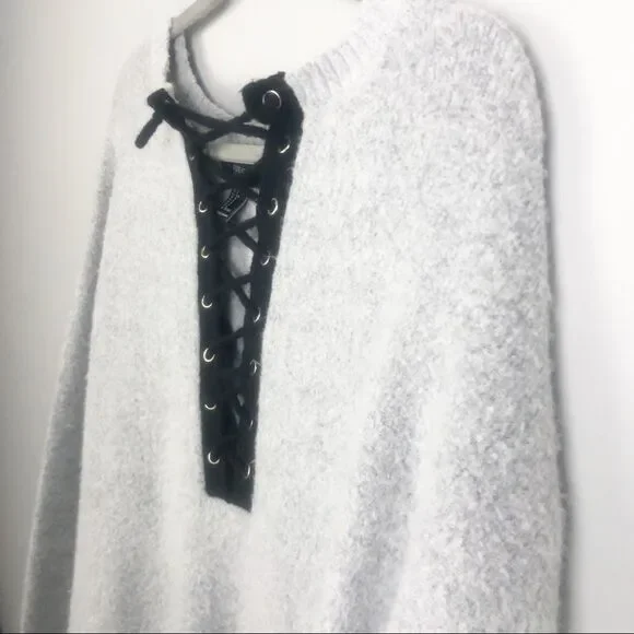 FOREVER 21 | Fuzzy Lace Up Sweater Light Gray & Black Women’s Size Large - Picture 3 of 8